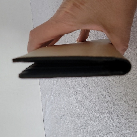 Kate Spade New York gold shimmer long wallet - Picture 6 of 16